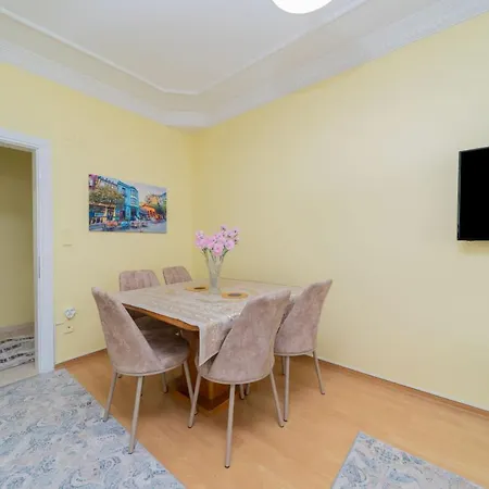 Fully Furnished Flat In Kepez דירה